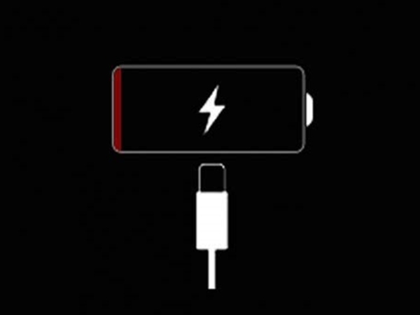 如何給手機充電？
